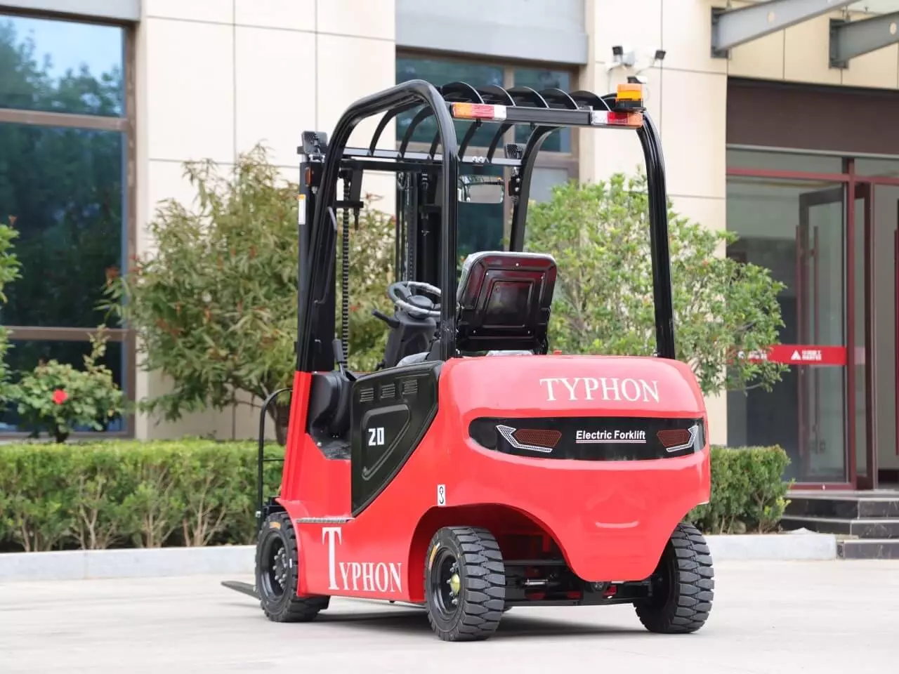 Typhon Electric Forklift